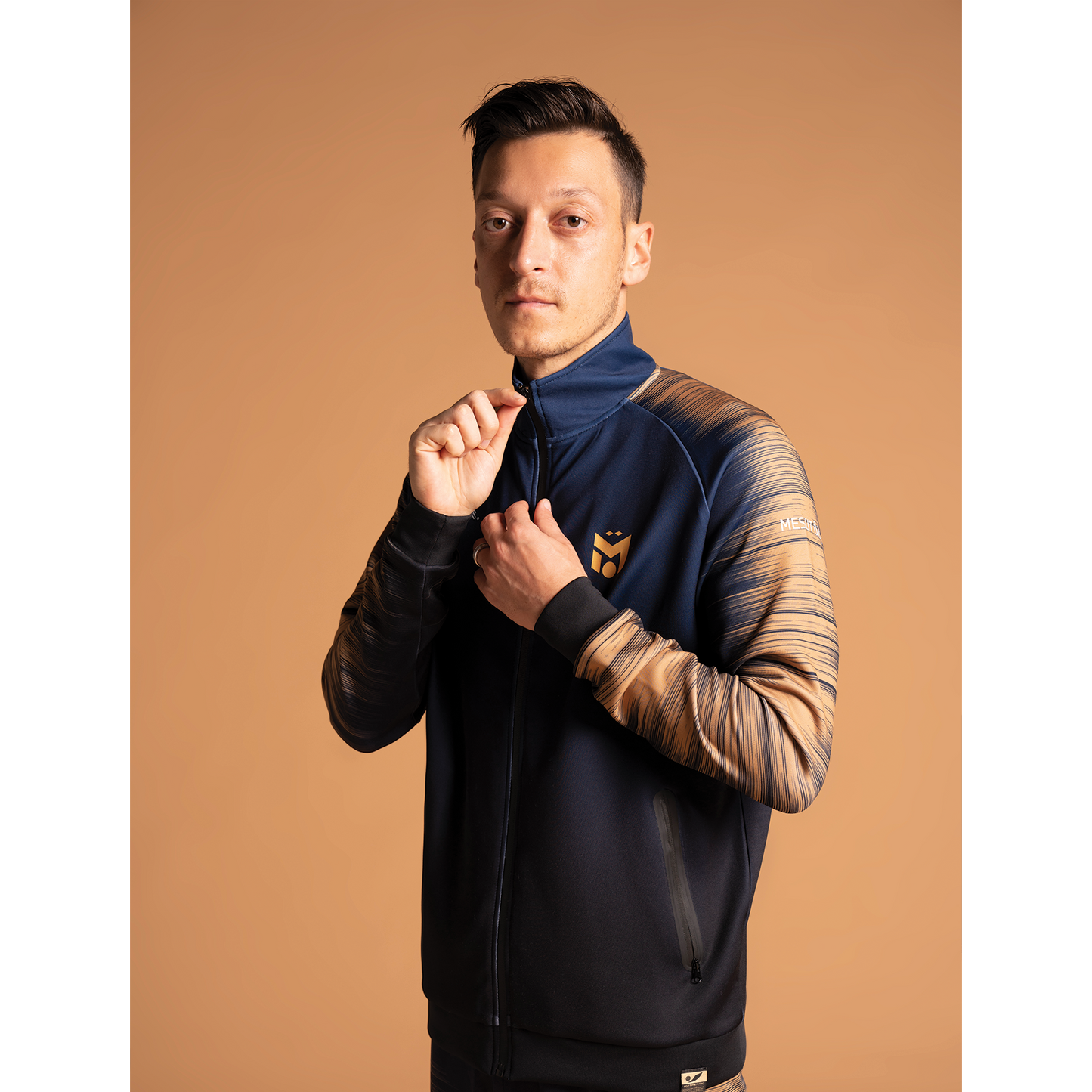 M10 Performance Tracksuit 01 - Elementa