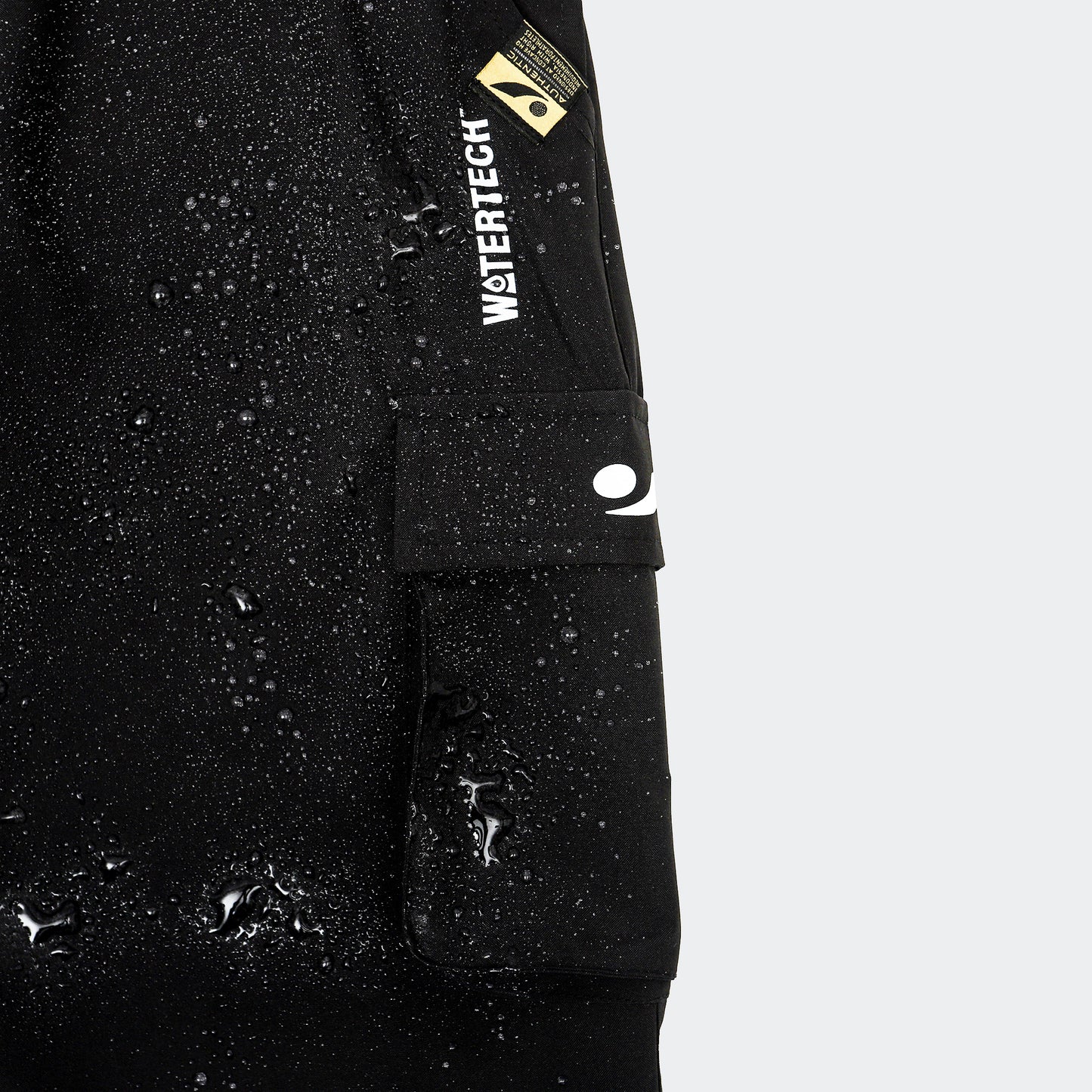 Watertech™ - Celana Pendek Training Cargo - Black