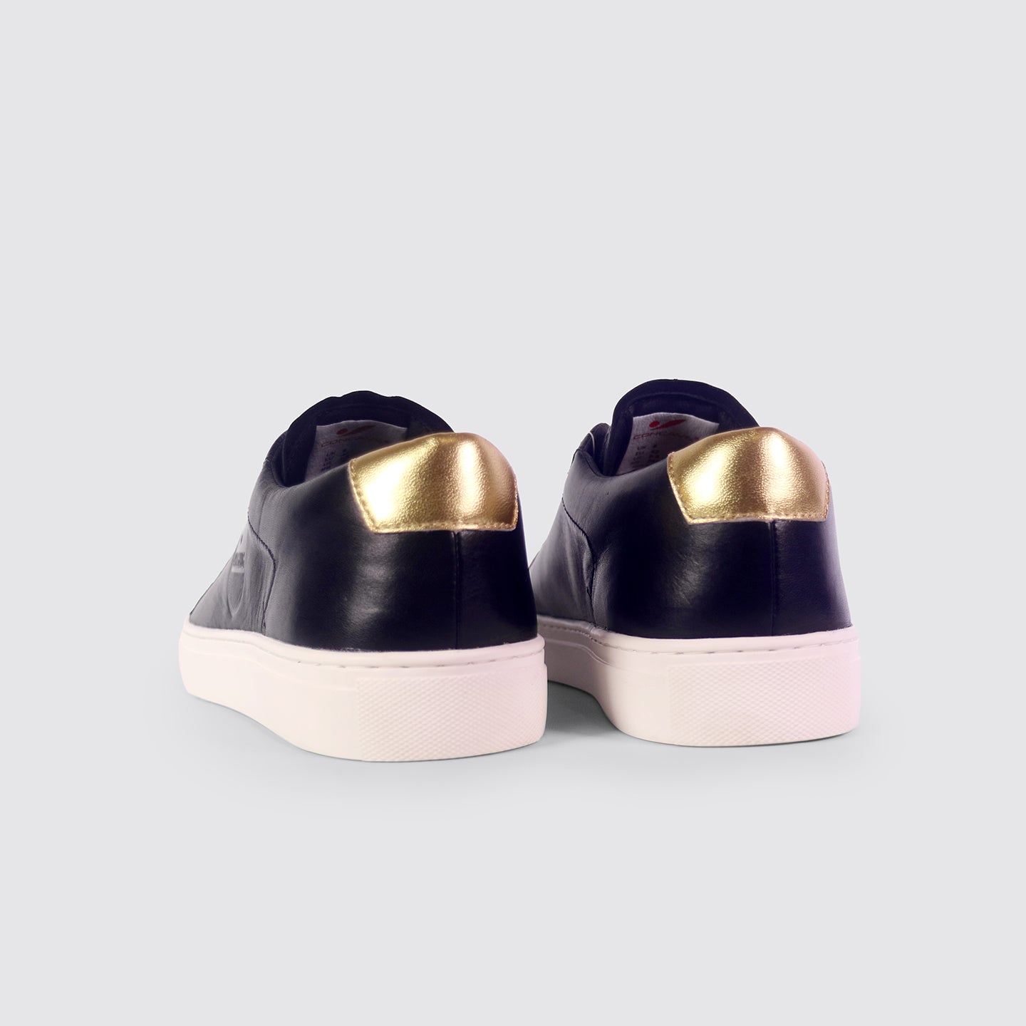Santos - Black / Gold